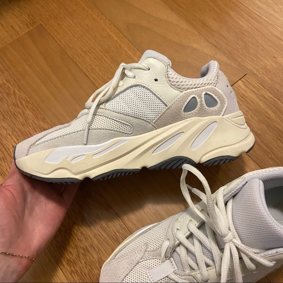 Yeezy 700s Analog SOLD - Picture 4 of 5